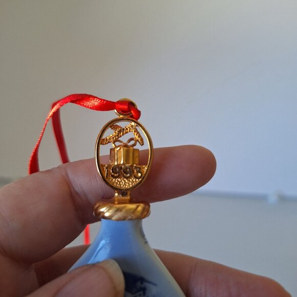 VINTAGE 1993 BING & GRONDAHL ANNUAL BLUE PORCELAIN CHRISTMAS DROP ORNAMENT - Picture 6 of 14